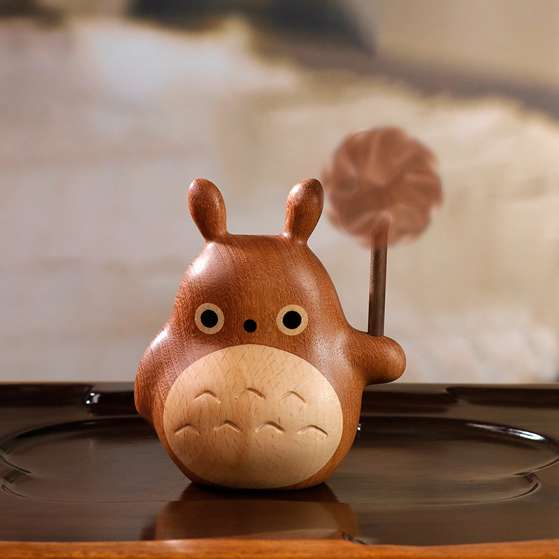 Wooden Carved Totoro Shapele Beech Ebony Ornaments Windmill Can Turn Couples Gift Living Room Handpiece