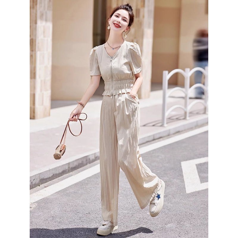 Summer clothing with a set of fashionable women's 2025 summer new casual slim high waist wide leg pants two-piece set