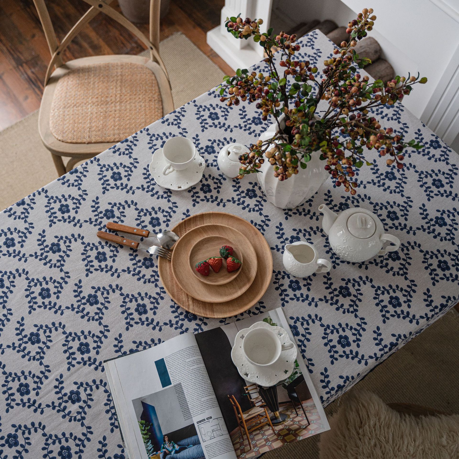 Picture of Yiman Qiyun Navy Blue Plum Blossom Printing Pastoral Cotton and Linen Tablecloth Tablecloth Wholesale Household Cover Towel Lace