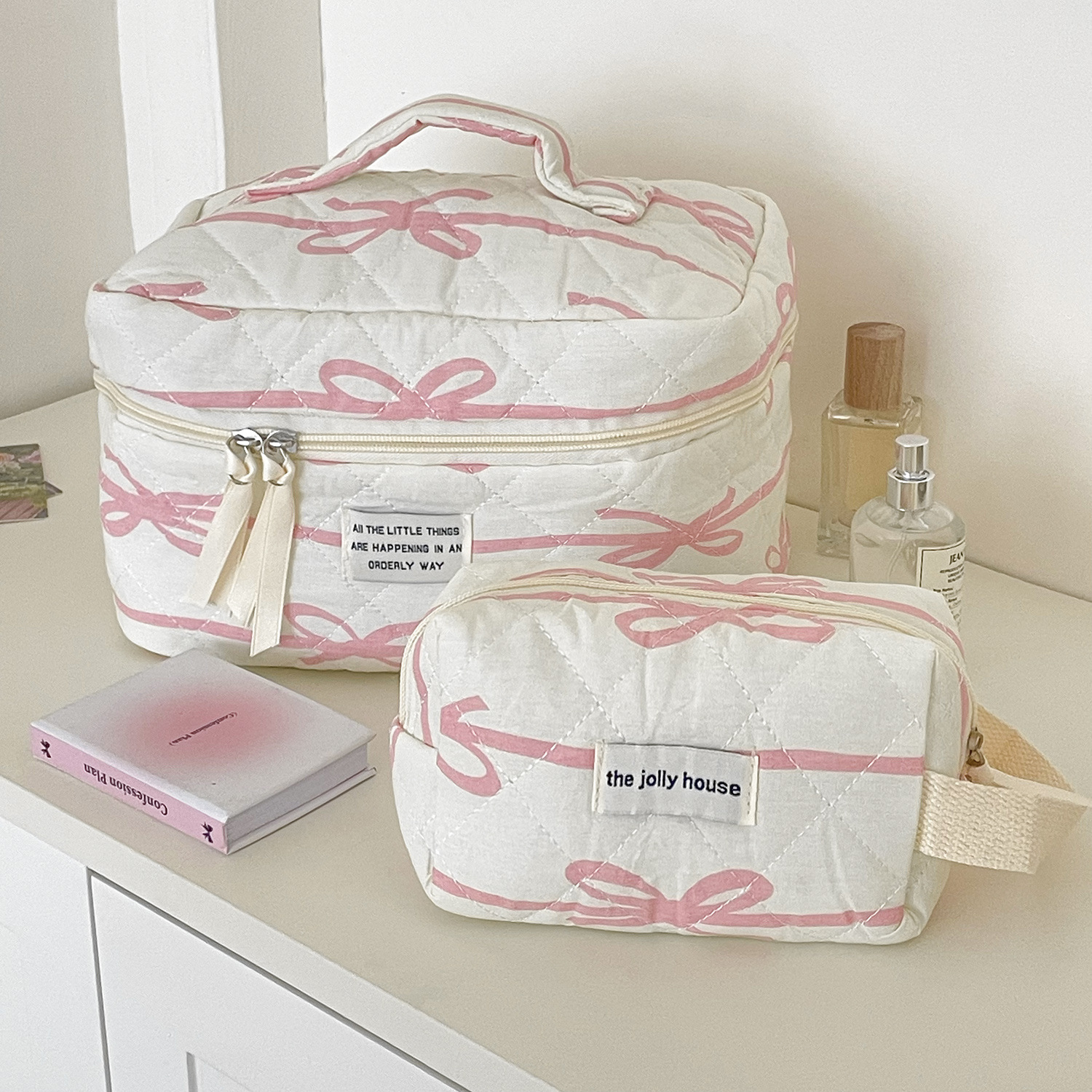 Picture of Cross-border Pink Line Bow Makeup Bag Student Portable Large Capacity Quilted Sweet Hand Wash Bag