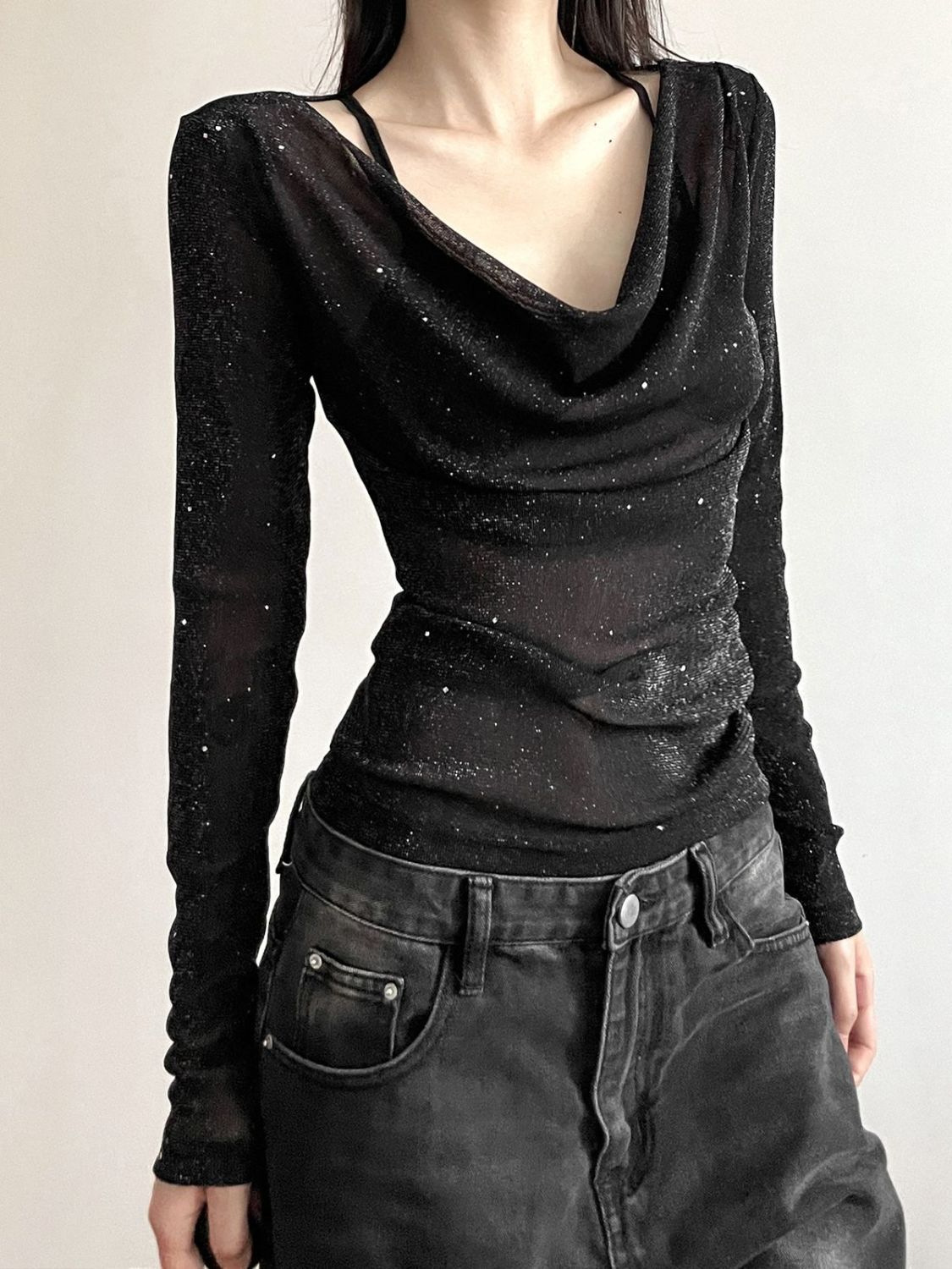 Cross-border European and American style 2024 autumn and winter new women's solid color slim street fashion V-neck long sleeve bottoming T-shirt for women