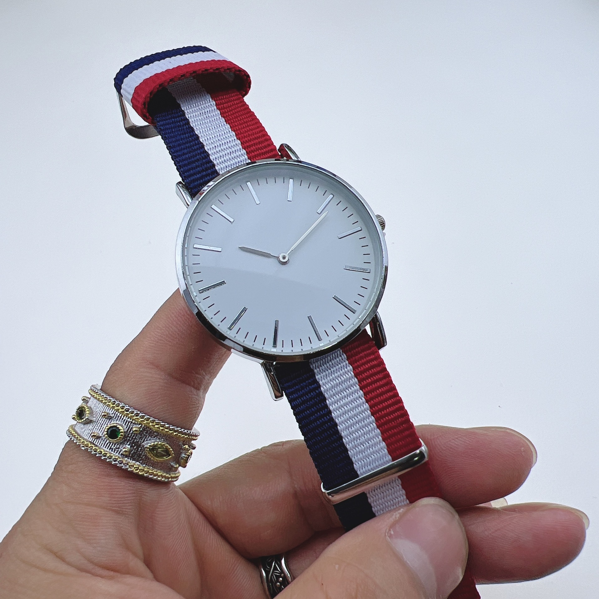 AliExpress Explosions Watch Fashion Nylon Band Couple's Watch Band Watch Micro-business Explosions Drainage Products