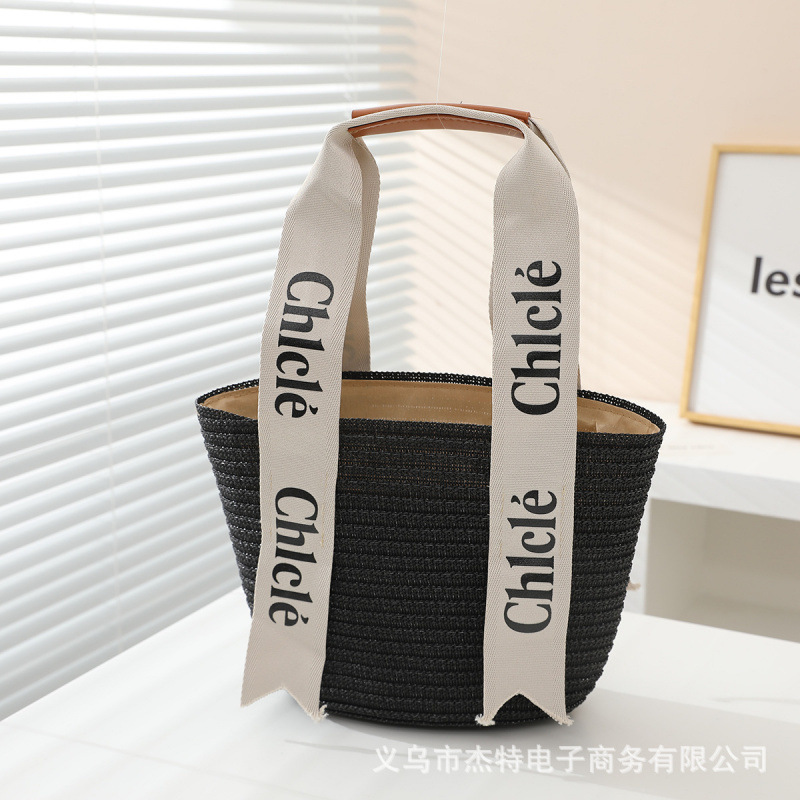Picture of 2025 New Woven Shoulder Bag Women's Retro Fashion Ladies Bag Handbag Large Capacity Tote Bag