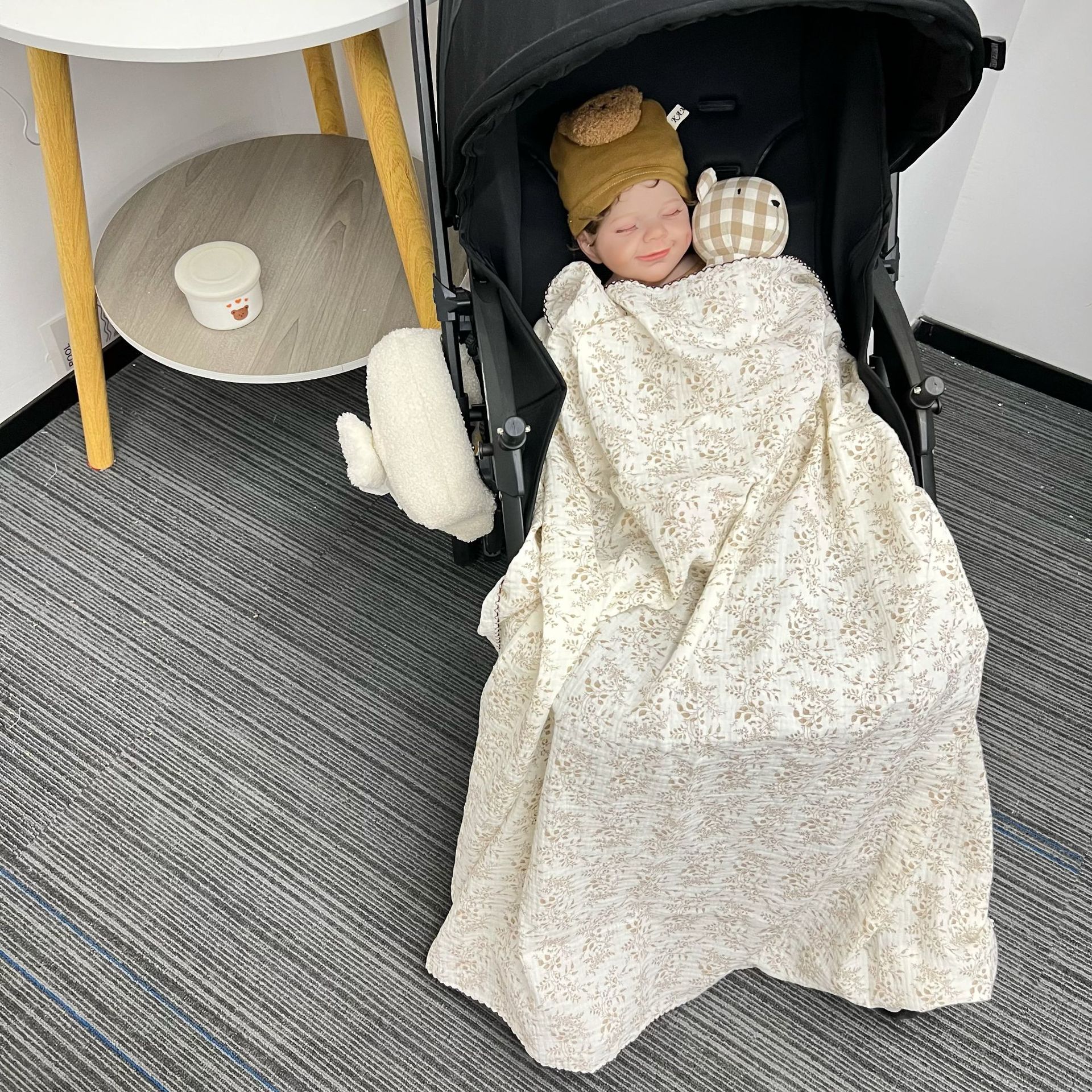 Picture of 2023 New Small Floral Baby Blanket Skin Breathable Newborn Blanket Baby Cotton Yarn Cover Blanket Bath Towel