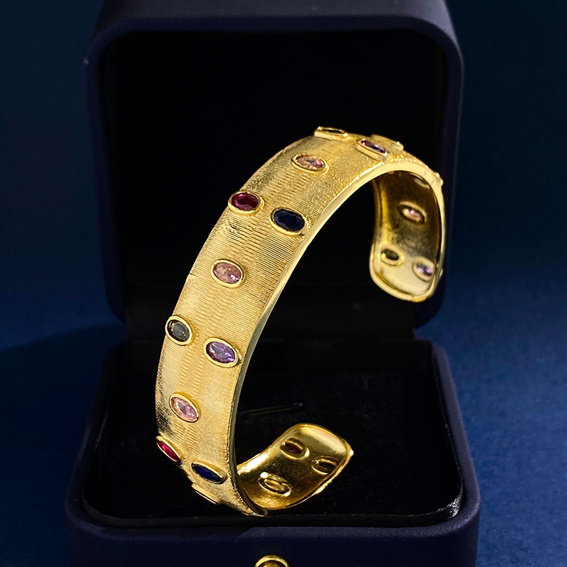 Italian Vintage Court Style Brushed Noodles Open Bracelet Oval Colored Diamond Elegant Temperament C- shaped Gold-plated Bracelet
