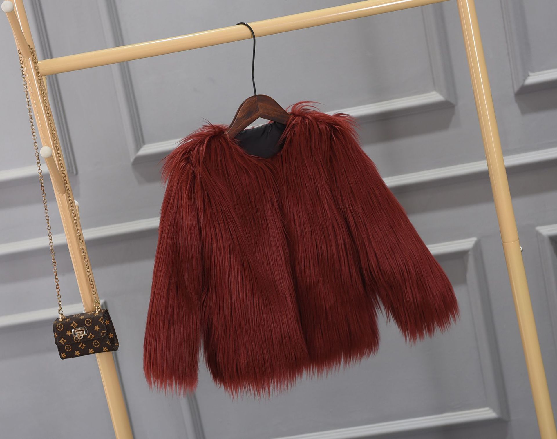 Picture of plus size imitation fur coat coat European and American fashion imitation fur factory wholesale Haining imitation fur European and American style