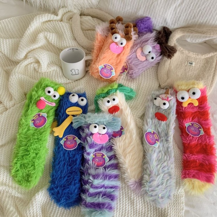 Funny expression plush socks women's mid-calf coral velvet floor socks cartoon home sleep socks winter Korean fashion socks