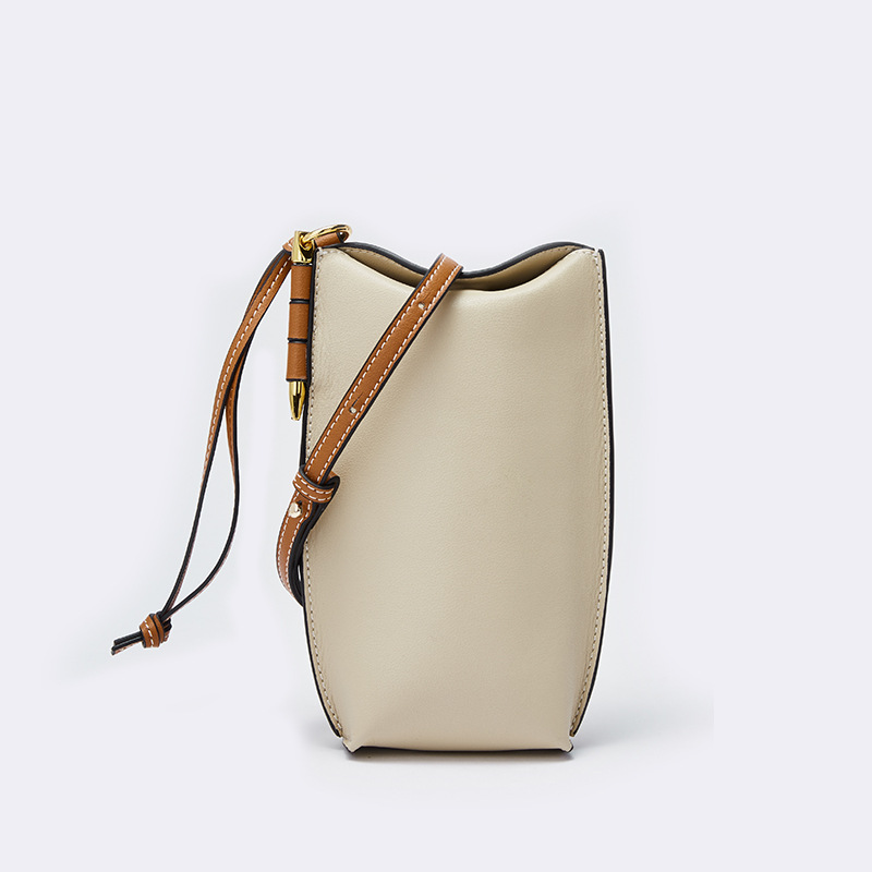 Picture of 2025 New Cross-Border Fashion Mini Bag Retro Genuine Leather Women's Bag Shoulder Crossbody Mobile Phone Bag Women Wholesale