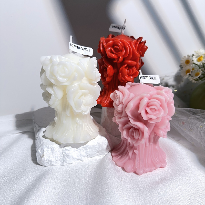 Three-dimensional relief rose holding flowers scented candle creative Valentine's Day rose bouquet to express the sense of atmosphere candle