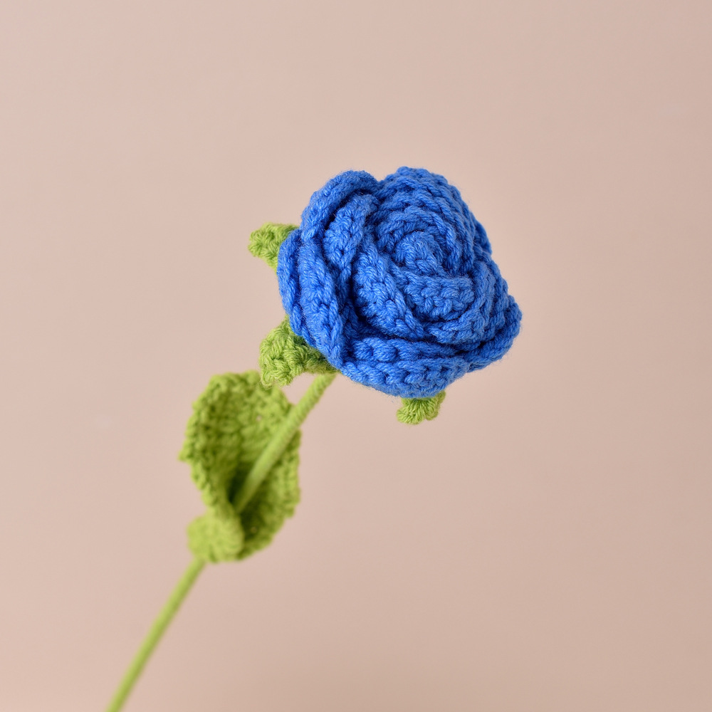 Picture of Finished Hand-Knitted Rose Artificial Flower Knitting Flower Handmade Flower DIY Wool Knitting Homemade Crochet Bouquet