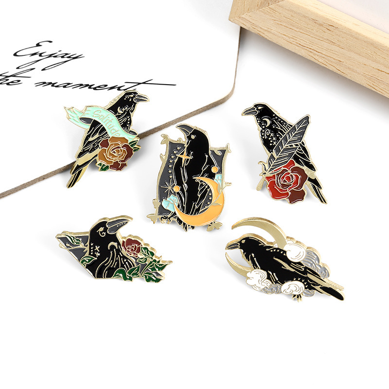 Foreign trade jewelry animal series alloy brooch creative cartoon crow flying modeling paint badge wholesale