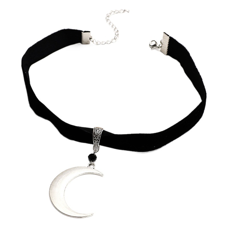 Japanese and Korean Fashion Retro Dark Moon Pendant Collarbone Chain European and American New Black Nylon Short Crescent Necklace for Women