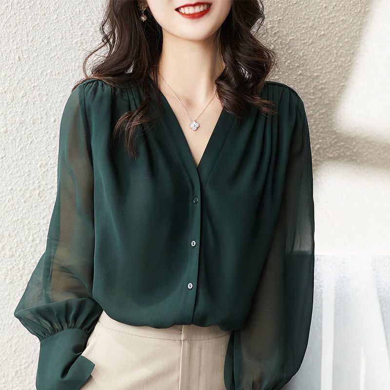 Long-Sleeved Shirt for Women in Autumn and Autum 2025 New French V Neck Design Top with Elegant Loose Chiffon Shirt for Women