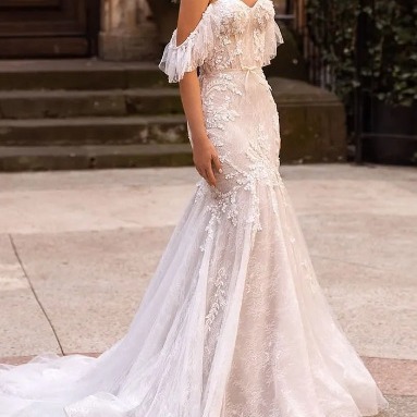 Picture of European and American plus size lace off-shoulder trailing dress sheath fishtail wedding dress outdoor yarn main yarn long dress