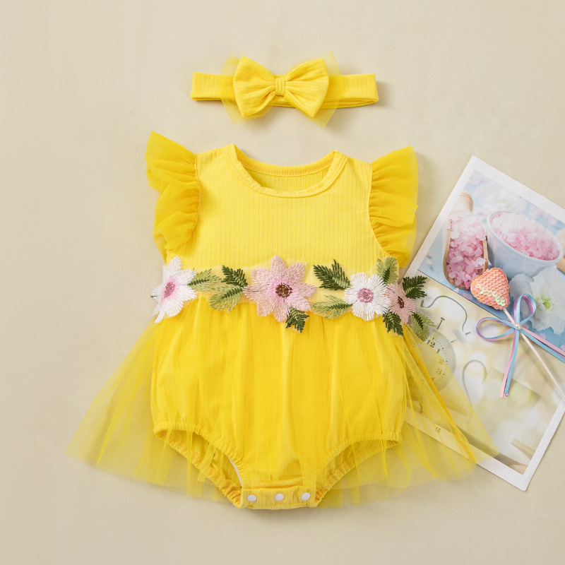 Picture of Factory Direct supply new baby girl mesh romper dress Western style cute small flower flying sleeve jumpsuit hair accessories suit