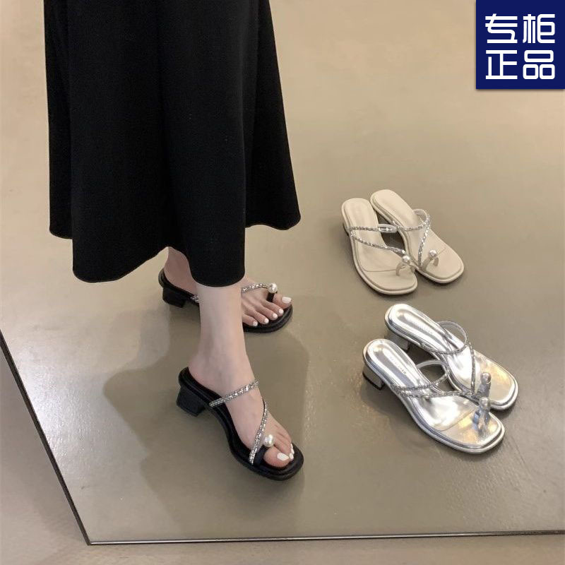 Fairy Style Thick Heel Set Toe Pearl Sandals for Women Outer Wear Summer 2024 New Arrival Rhinestone Middle Heel Roman Thong Sandals