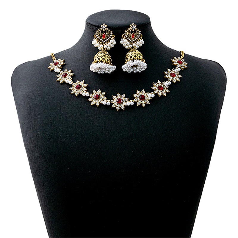 European and American Retro Palace Style Diamond Flower Jewelry suit Luxury Pearl Earrings Bohemian Style Necklace for Women