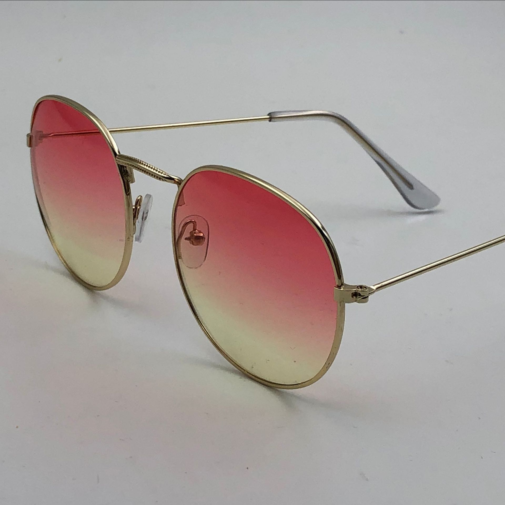 Picture of Heiyuan Cross-border New 3447 White Foot Cover Progressive Ocean Metal Round Sunglasses Transparent Large Frame Glasses