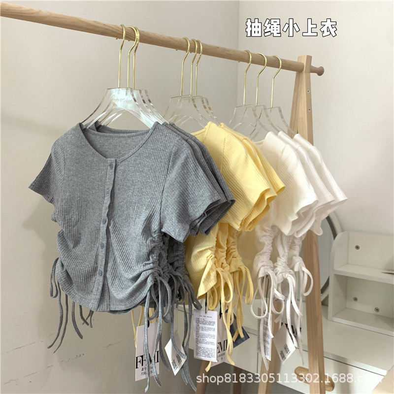 (Thread) 2022 summer new short design sense small students wear drawstring pleated top for women