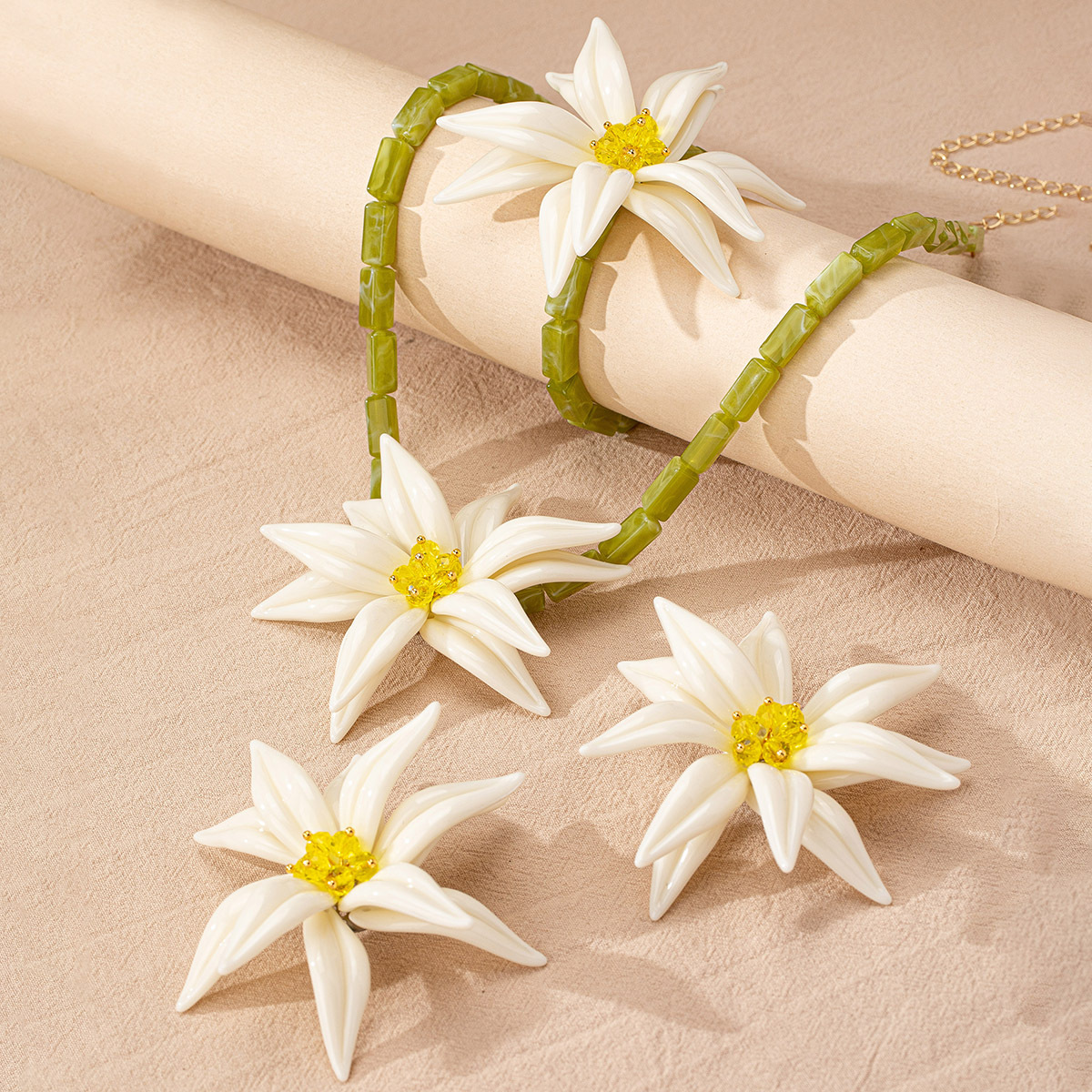 Picture of Summer New Style Small Fresh Lily Flower Earrings Bracelet Necklace Set Women's Super Fairy Holiday Style Beaded Clavicle Chain