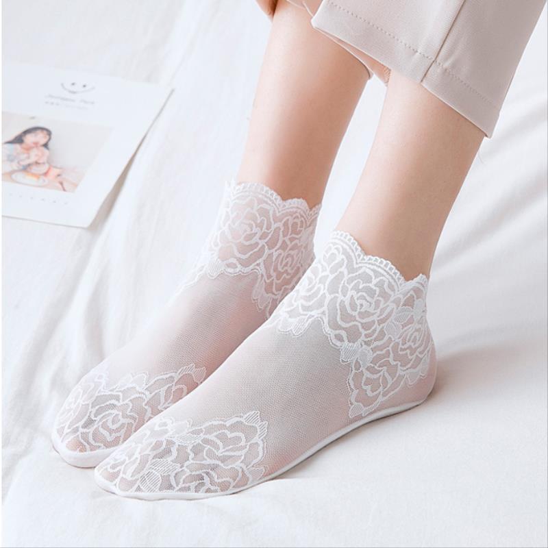 Picture of New lace short socks thin cotton mid-tube stockings spring and summer sweat-absorbent non-slip invisible boat socks ladies socks