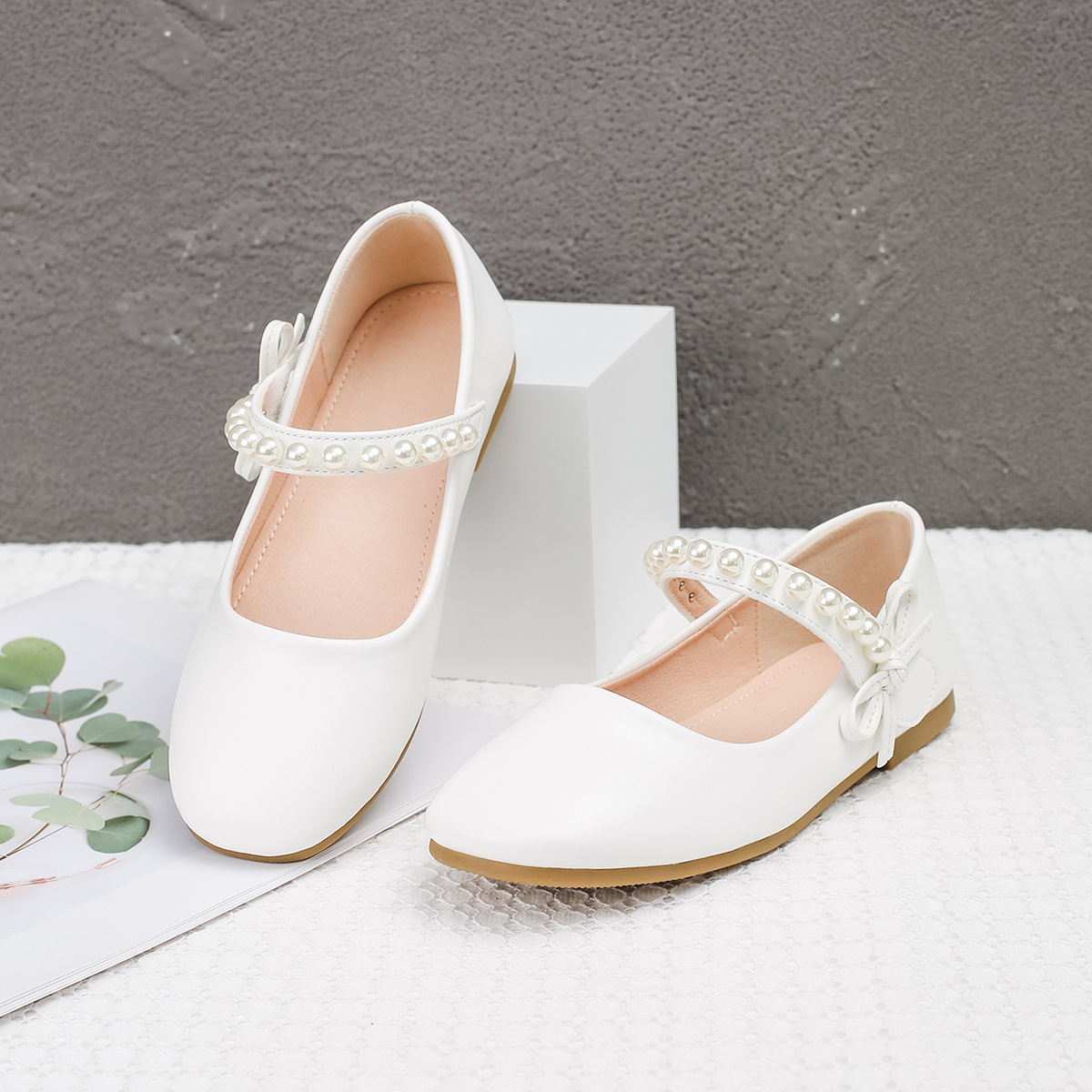 Girls' Spring and Autumn Princess Shoes Children's White Shoes Stylist Soft-soled Baby Shoes New Students' Table Performance Leather Shoes