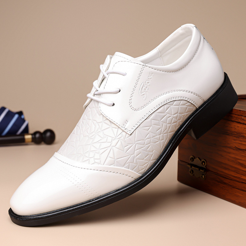 Cross-border plus size leather shoes men's 2025 summer new British soft bottom men's business dress pointed groom wedding shoes