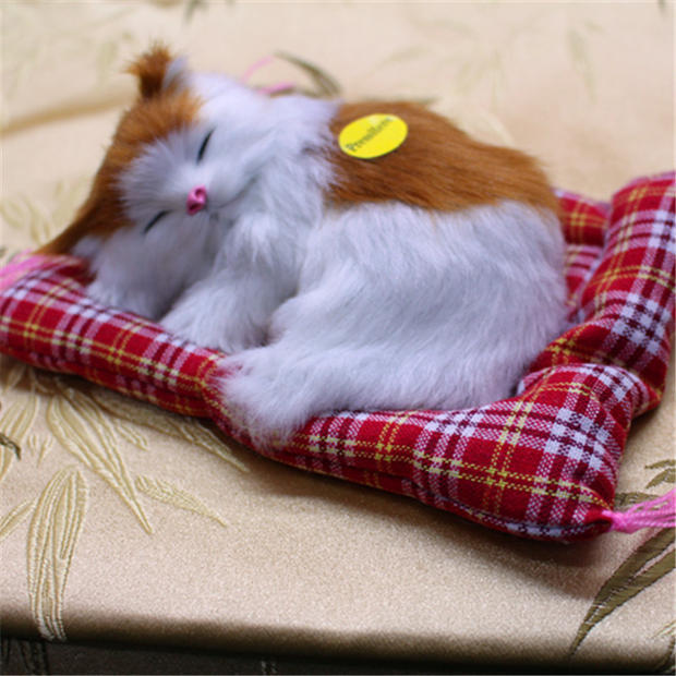 Picture of A simulated cat will call a sleeping cat cloth pad cat gift cat crafts toy car ornaments