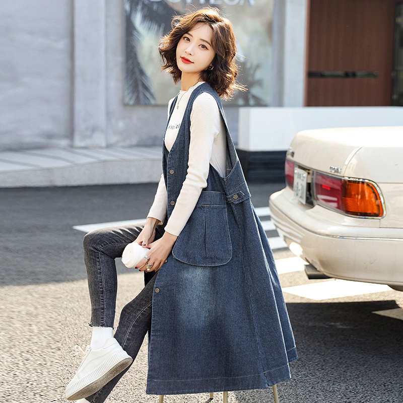 Picture of 2025 Spring and Summer New Korean Style Loose Trendy Fashion Big Pocket Vest Mid-Length Large Size Denim Jacket for Women