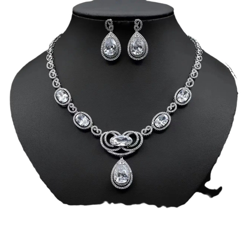 Light Luxury Niche Simple Zircon Drop-Shaped Necklace Women's Korean Style Versatile Elegant Clavicle Chain High-End Popular Necklace