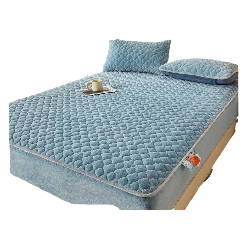 Class A milk velvet quilted bedspread single piece Winter thickened coral velvet bedspread three-piece mattress protective cover bedspread