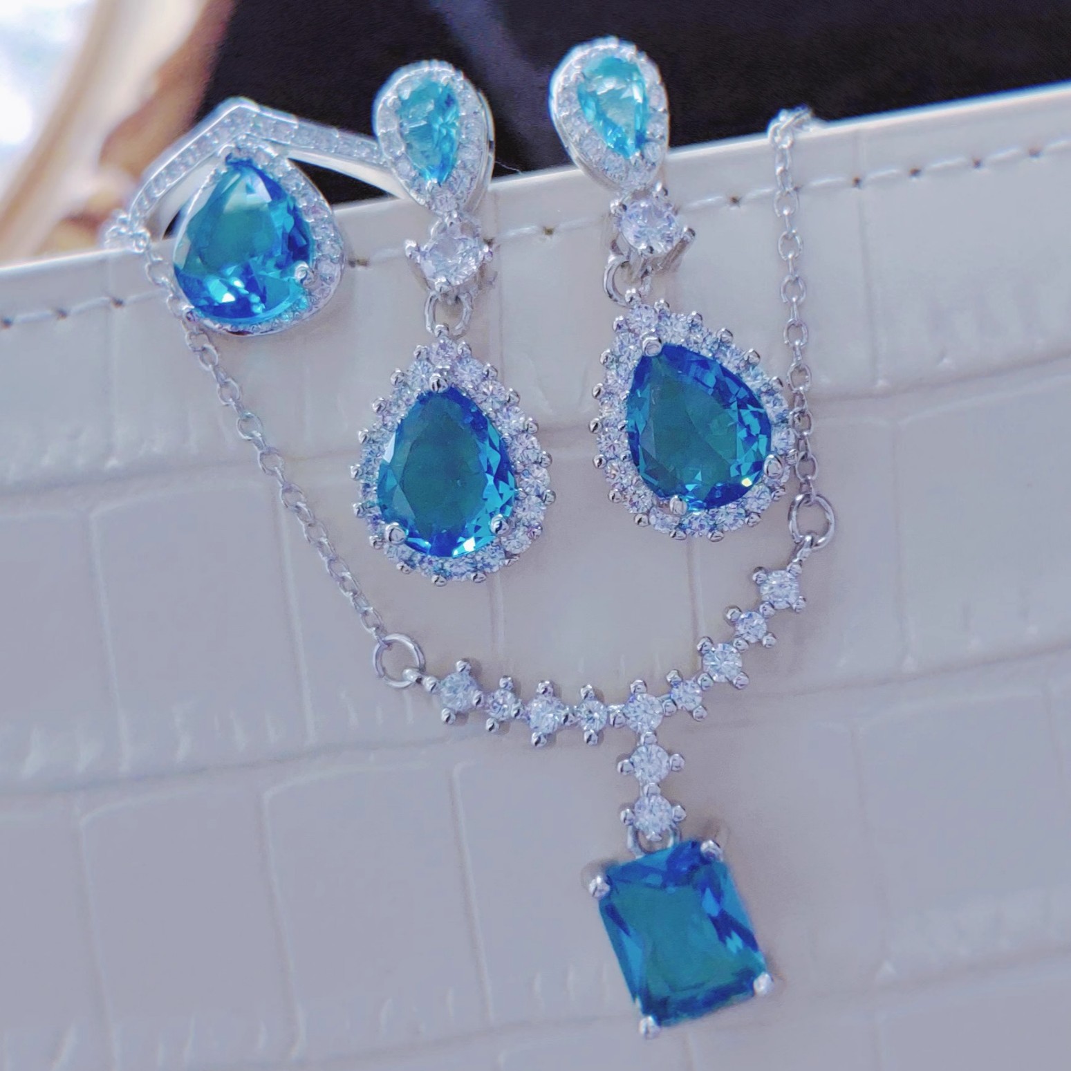 Cross-border jewelry suit does not fade exquisite jewelry women inlaid blue zircon ring earrings necklace fashion jewelry