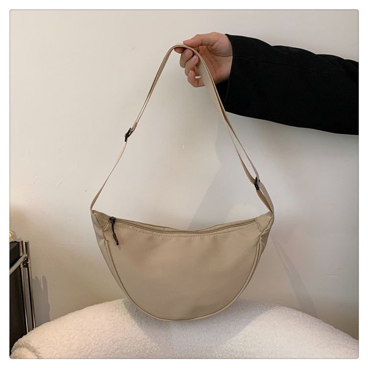Picture of Messenger bag Fashion Women's shoulder bag cross-border new crossbody chest bag lightweight simple mobile phone change small bag