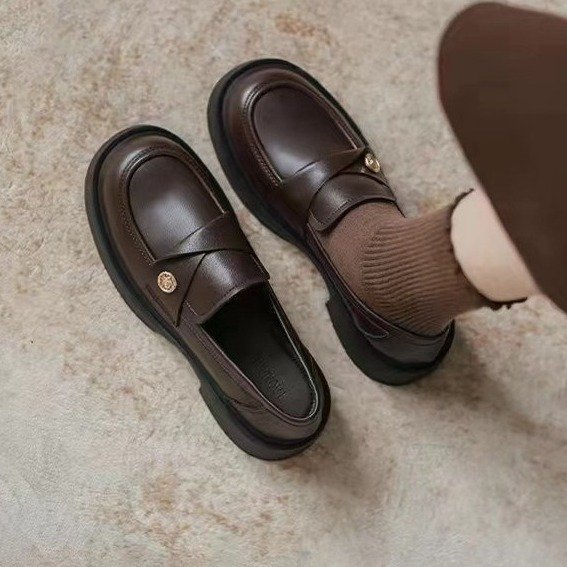 Soft Bottom Loafers Women's 2024 Spring New Fashion Small Gold Single Shoes British Thick Bottom Slip-on Small Leather Shoes