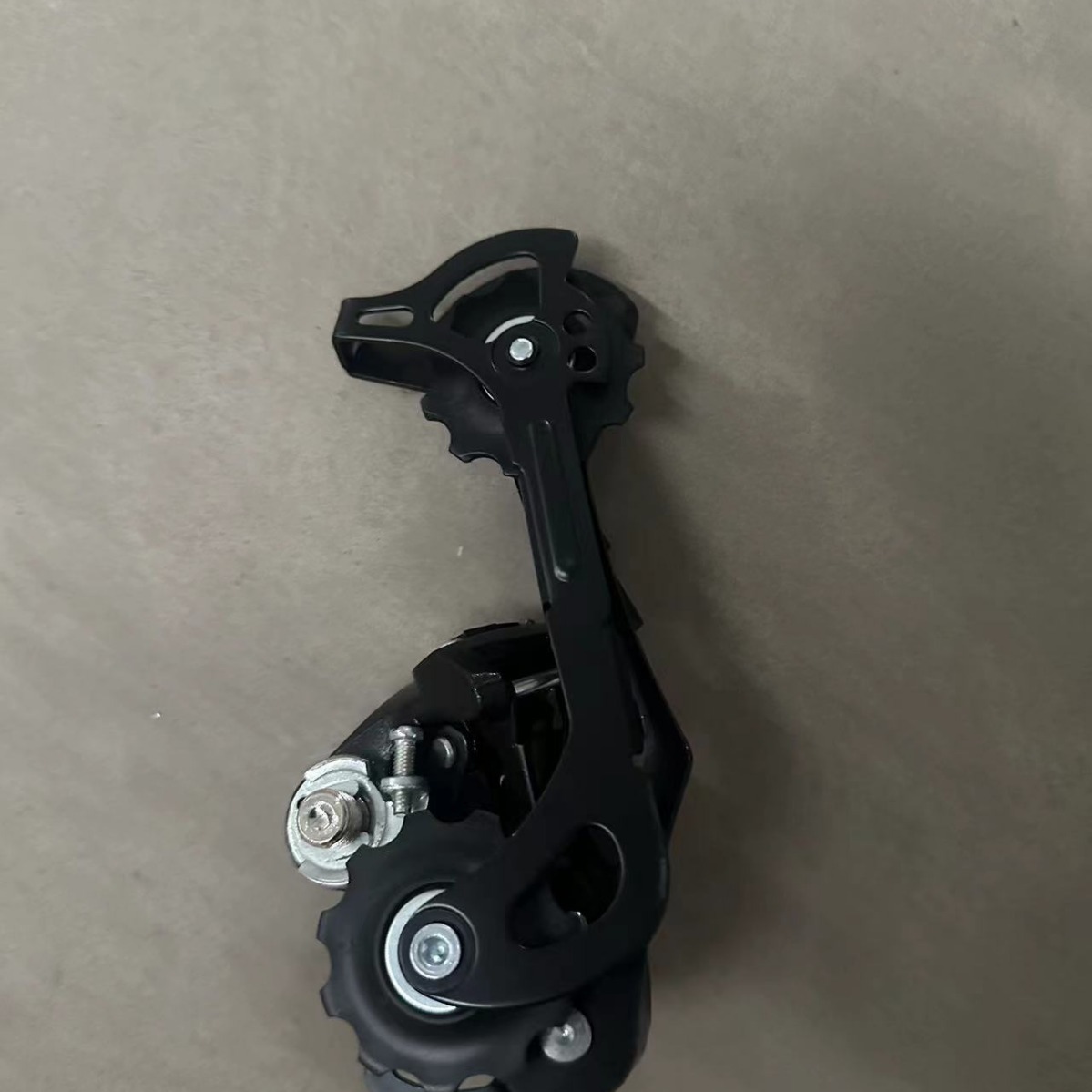 Picture of Mountain Bike Rear Derailleur Bicycle Rear Derailleur M390 Rear Derailleur 9-Speed 27-Speed Transmission