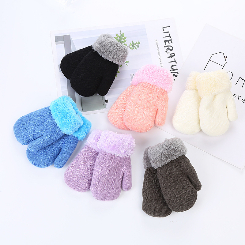 Picture of 0-3 Years Old Kidsren's Winter Velvet Thickeneded Plush Gloves for Infants and Kidsren to Heattech Cross-Border Twill Jacquard Pure Color Fur Mouth
