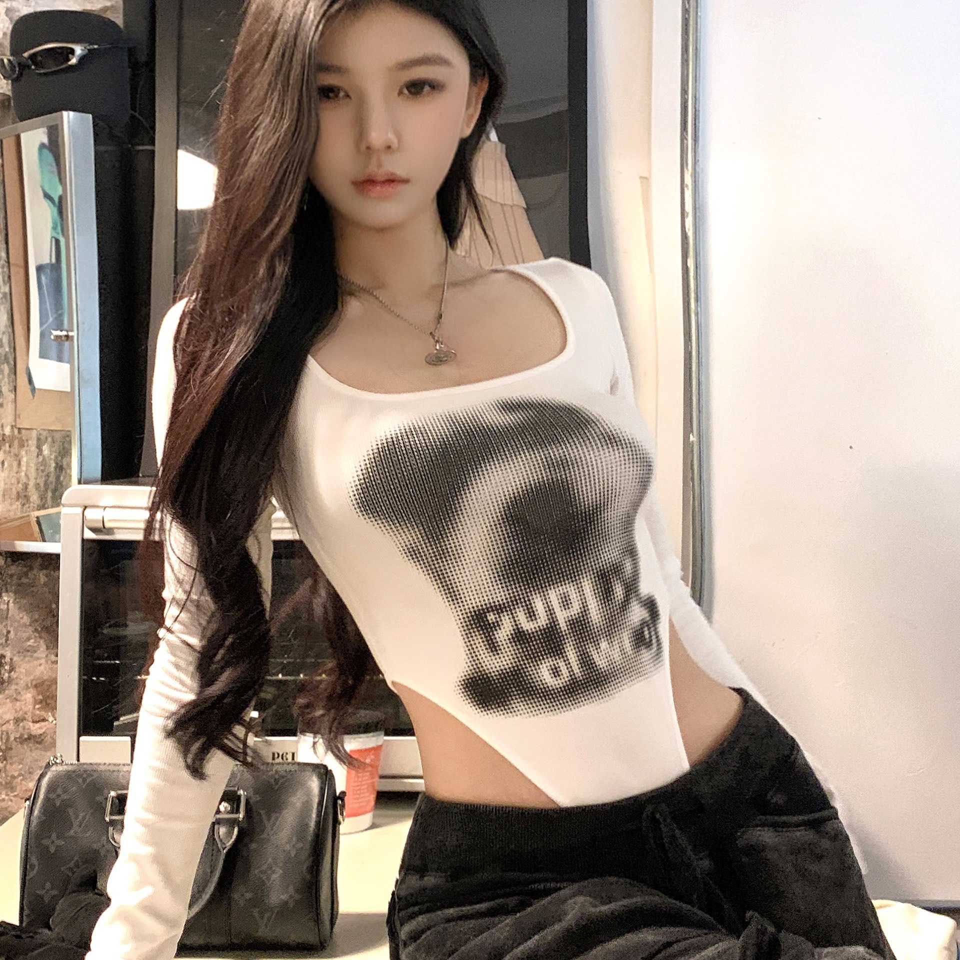 American-Style Trendy Niche Round-Neck Long-Sleeve Women's Autumn New Letter Print Pullover Top with a Unique Design