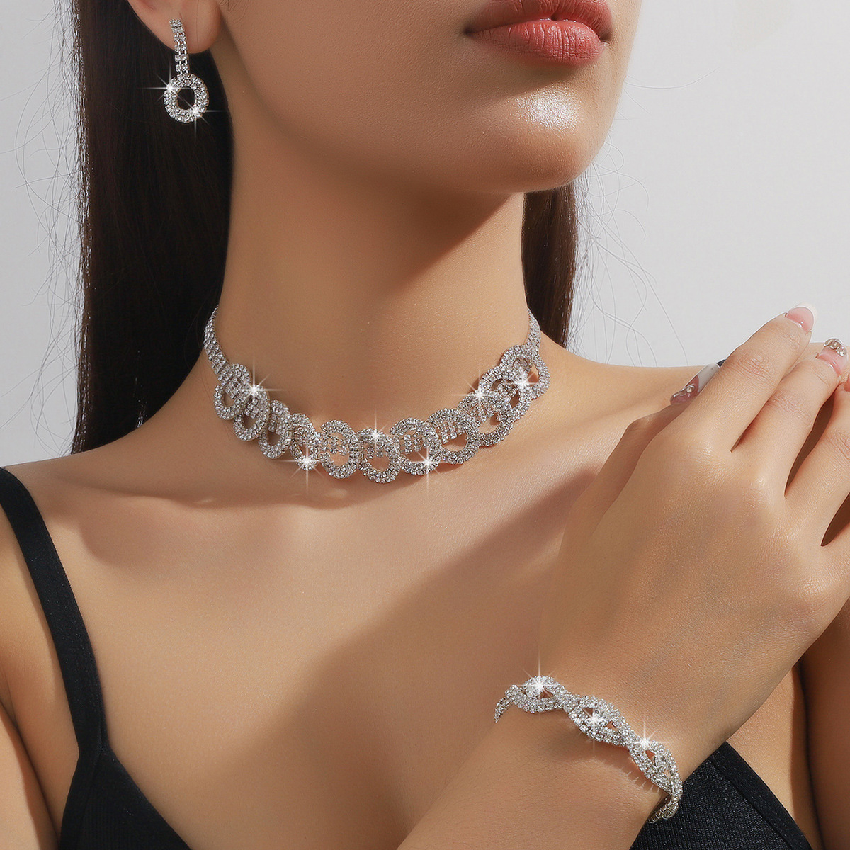 Wedding Gift Luxury High-end Sense Shiny Rhinestone Necklace Earrings Fashion Jewelry Geometric Round Necklace Women