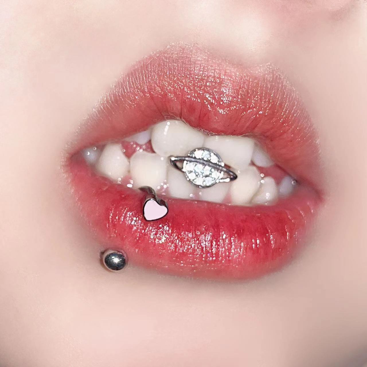 Diamond planet Super Flash tongue nail titanium steel piercing jewelry hot girl stainless steel tongue ring tongue nail cross-border new wholesale