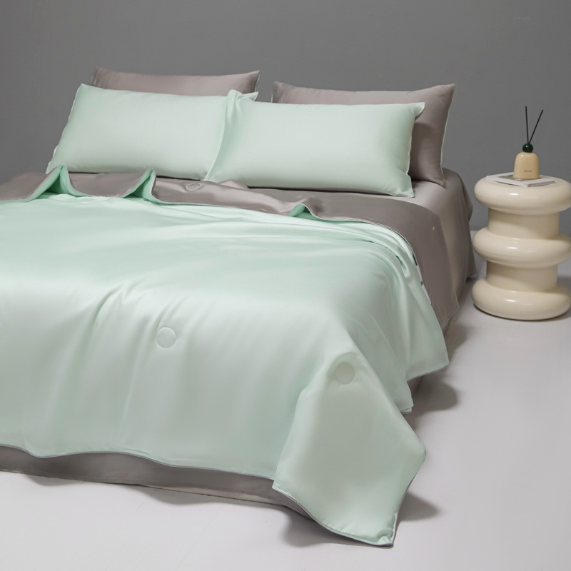 Picture of Class A cool feeling ice silk air conditioning quilt summer cool quilt four-piece summer single silk summer thin quilt machine washable