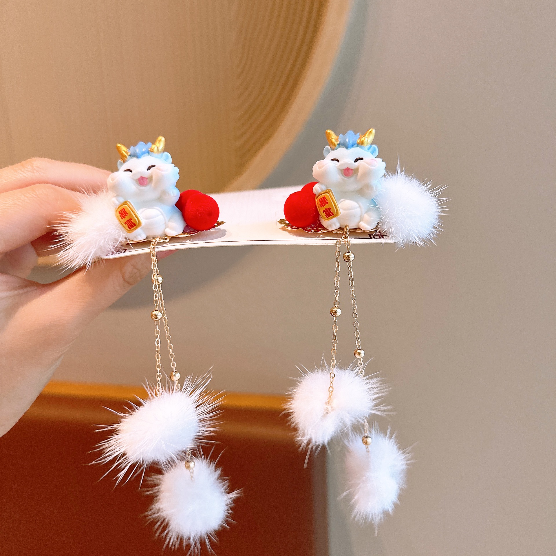 Picture of New Year Hanfu Hairpin Little Girl Happy New Year Plush Hairpin Girl Bow Hair Accessories Baby Antique Headwear