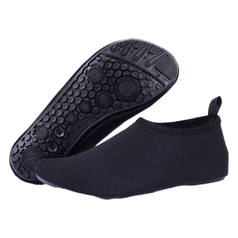 Factory direct beach shoes and socks snorkeling shoes diving equipment beach socks non-slip quick-drying swimming diving shoes