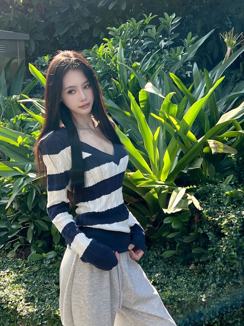 Blue and White Striped V-Neck Long-Sleeved Sweater Women's Autumn Slim-Fit Slimming Sweater Stretch Contrast Color Inner Base Top