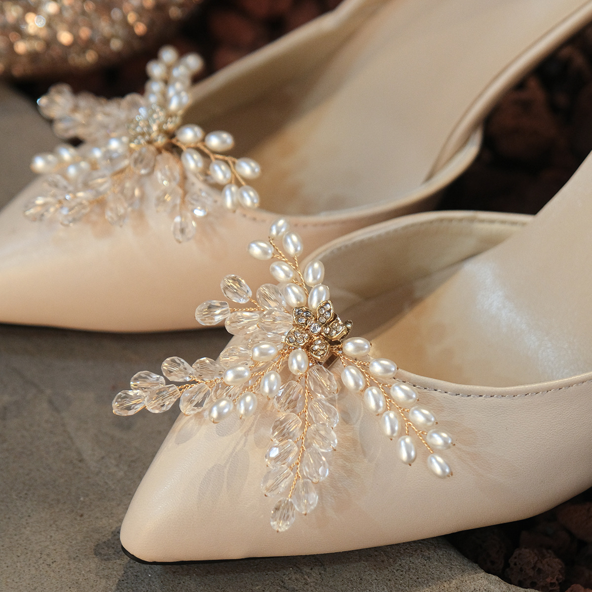 Picture of European and American Bride Wedding Shoes Accessories Detachable Shoe Buckle Exquisite Handmade Accessories Beautiful Crystal Beaded High-heeled Shoes Shoe Flower