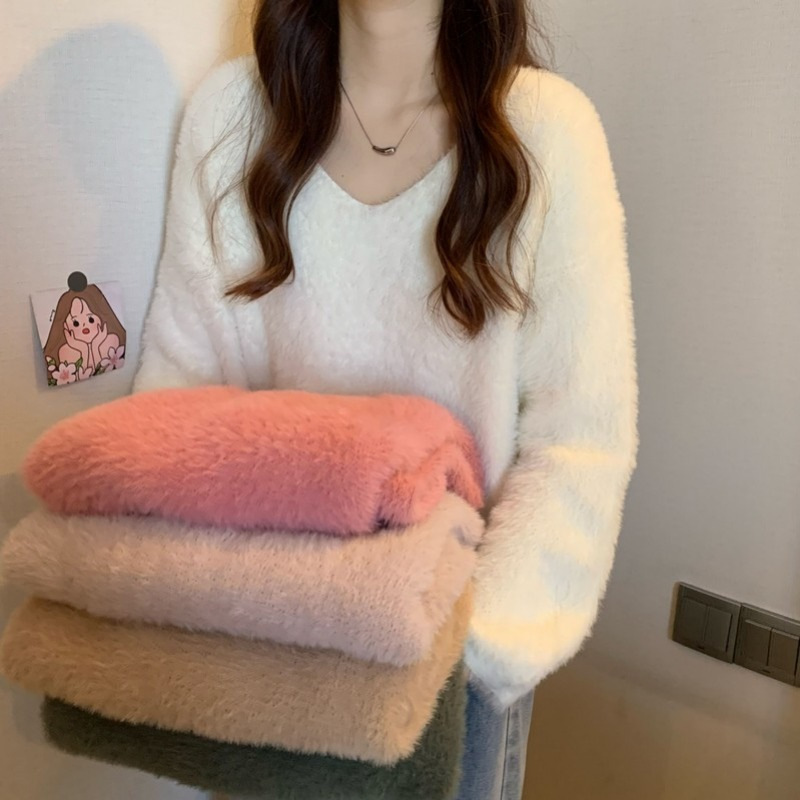 Loose Imitation Mink Velvet Knitwear for Women in Autumn and Winter, Thickeneded and Warm V-Neck with Long-Sleeved Bottoming Knitwear Top