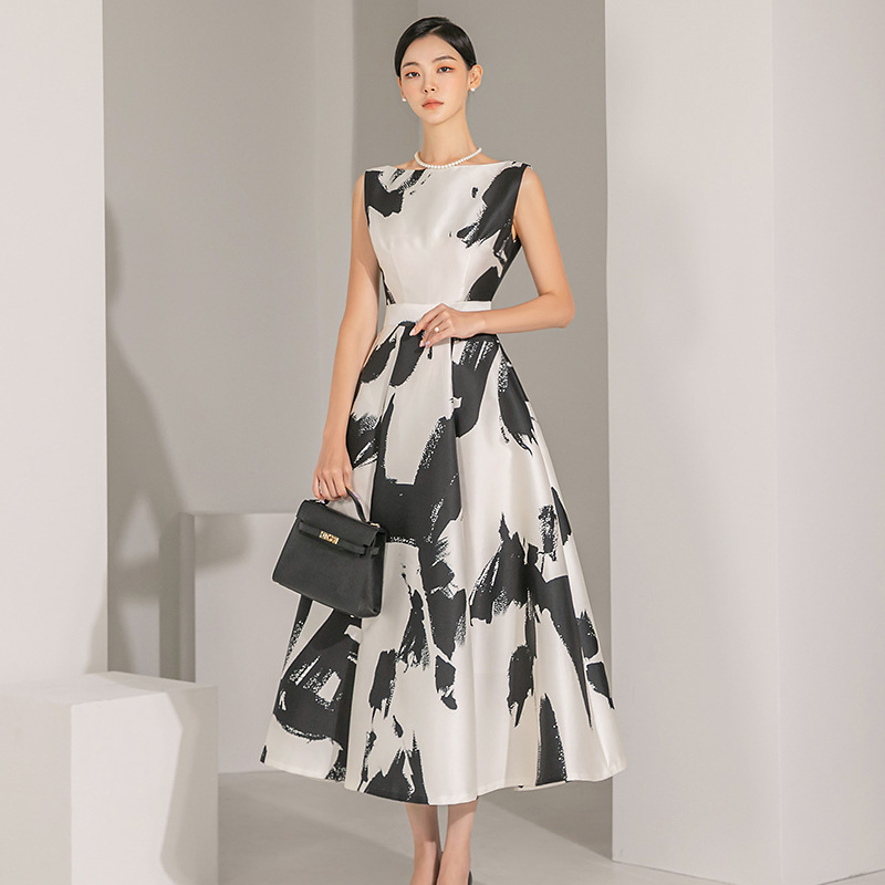 Summer 2024 New Korean Style Fashionable Elegant Slimming Black and White Print Light Luxury Floral Dress