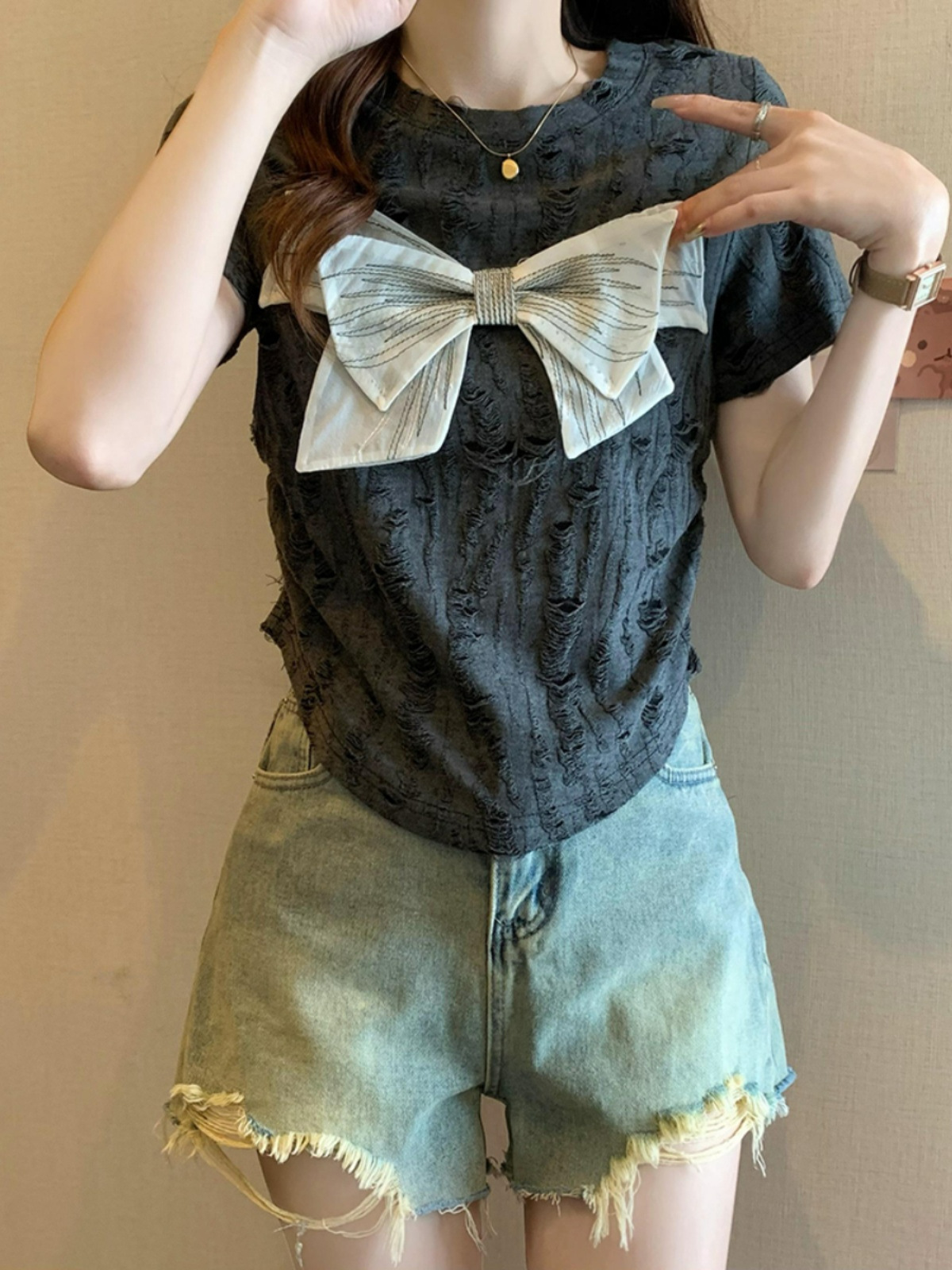 Bow Shoulder Short-sleeved T-shirt Women's Short Summer 2024 New Niche Western-style Unique Chic Beautiful Top