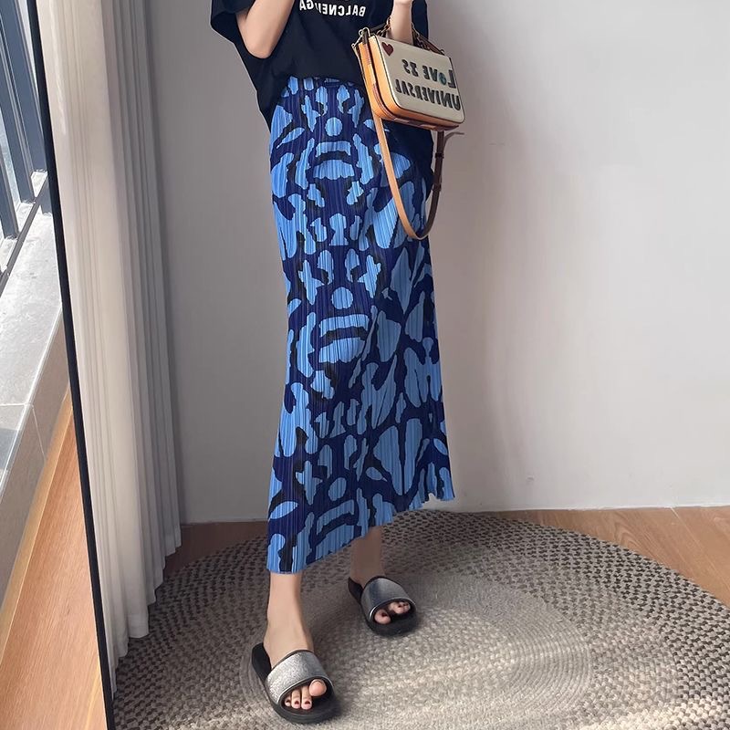 Picture of Niche design pleated skirt spring and summer thin elastic waist printed slimming age-reducing hip slit pleated skirt