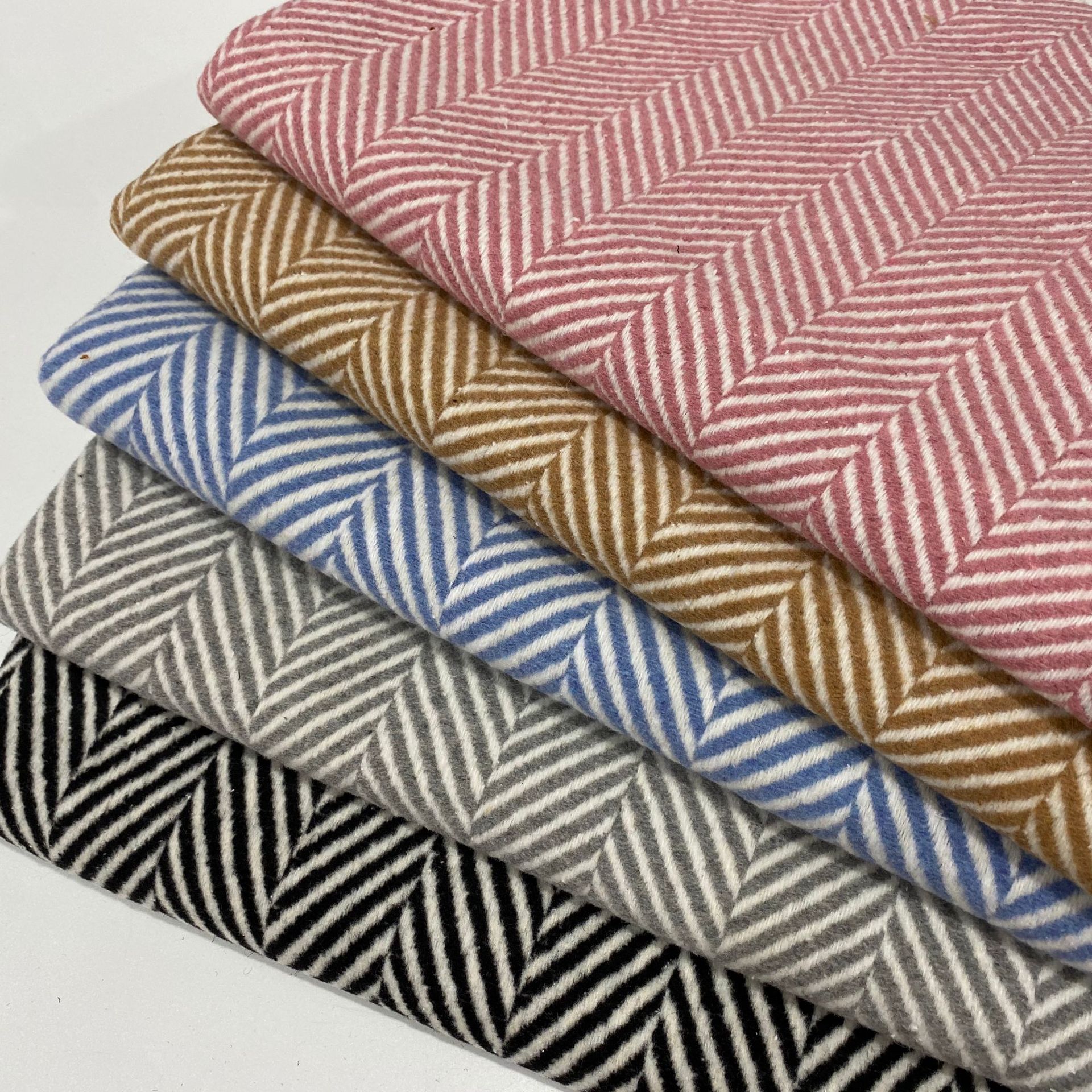 Slub tweed fishbone pattern thickened large herringbone fabric