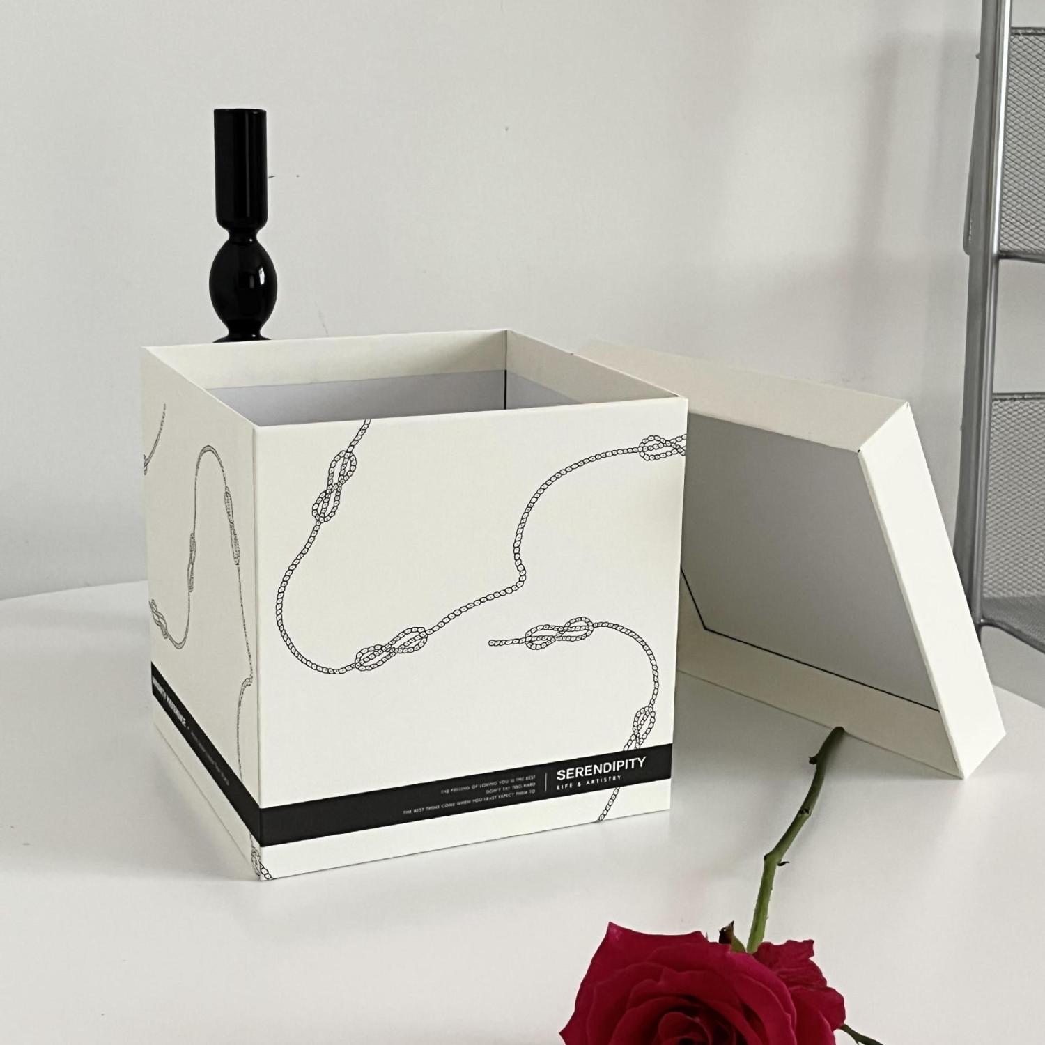 Square hugging bucket flower box gift box bouquet white flower packaging gift box empty box eternal flower packaging box